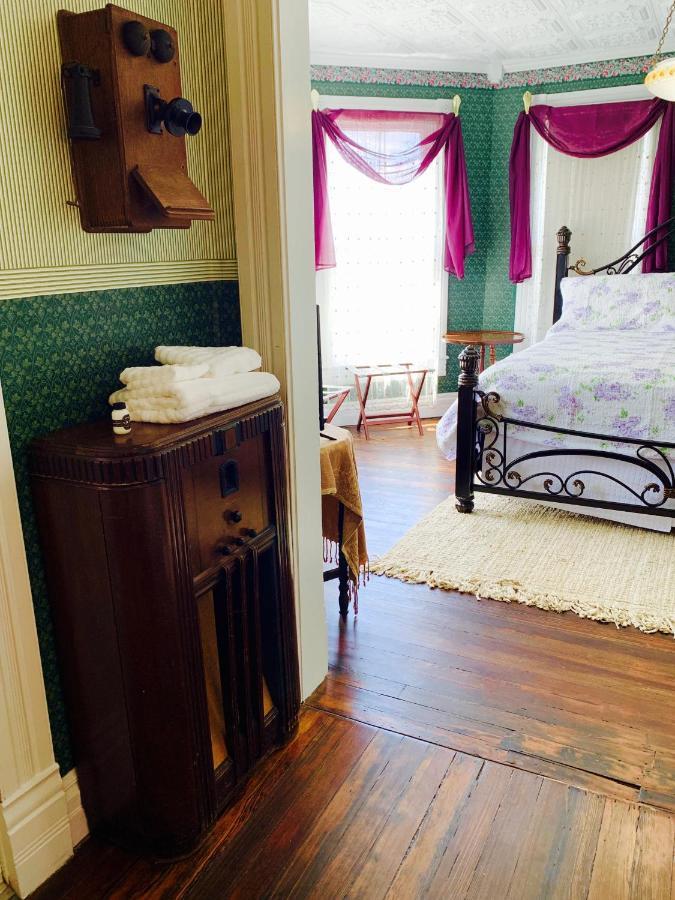Fairfield The Victorian On Main B&B 외부 사진